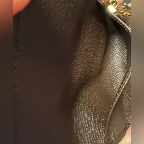 Louis Vuitton key holder - Picture 9 of 12